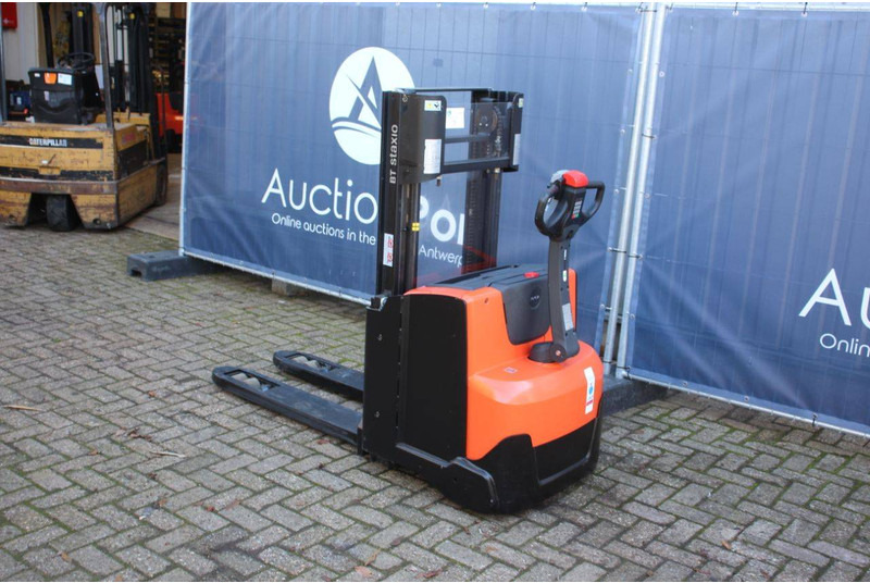 Toyota SWE200D - Máy xếp chồng: hình 3 Toyota SWE200D - Máy xếp chồng: hình 3