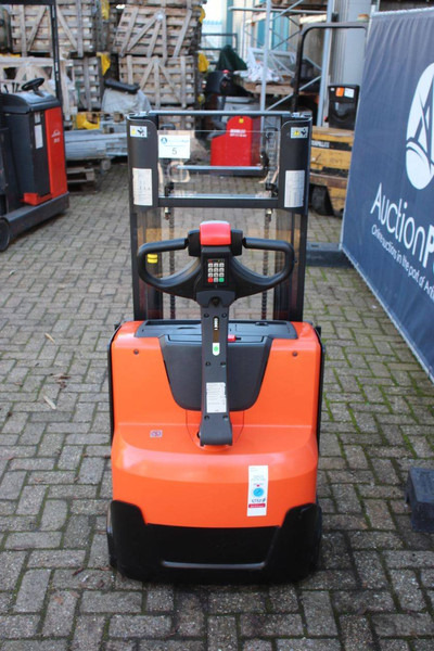 Toyota SWE200D - Máy xếp chồng: hình 4 Toyota SWE200D - Máy xếp chồng: hình 4