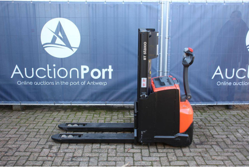 Toyota SWE200D - Máy xếp chồng: hình 2 Toyota SWE200D - Máy xếp chồng: hình 2