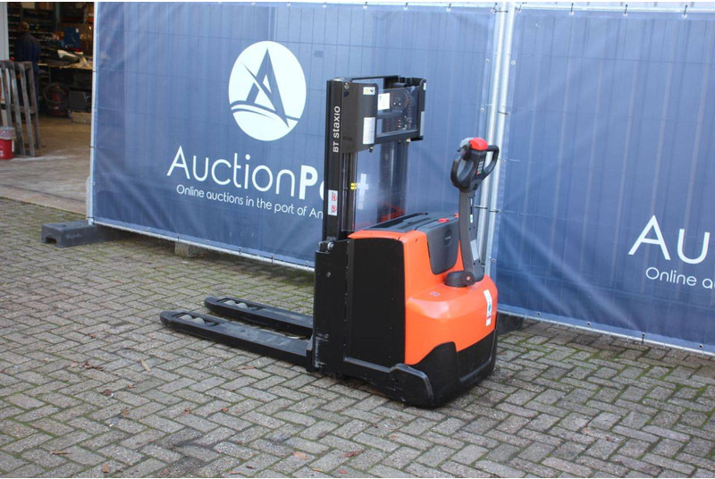 Toyota SWE200D - Máy xếp chồng: hình 3 Toyota SWE200D - Máy xếp chồng: hình 3