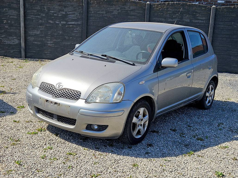 Toyota Yaris (I - update) 1.0 16v VVT-i - Sedan: hình 1 Toyota Yaris (I - update) 1.0 16v VVT-i - Sedan: hình 1