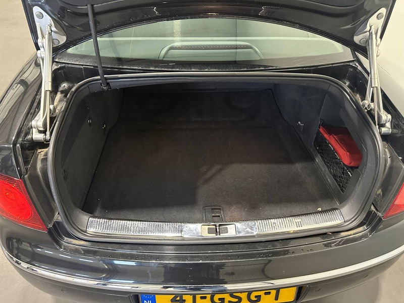 Volkswagen Phaeton 3.0 TDI - Sedan: hình 5 Volkswagen Phaeton 3.0 TDI - Sedan: hình 5