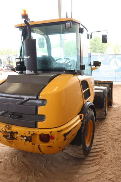 Volvo L25F-P - Máy xúc lật bánh lốp: hình 5 Volvo L25F-P - Máy xúc lật bánh lốp: hình 5
