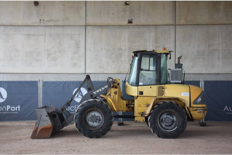 Volvo L45B-TP - Máy xúc lật bánh lốp: hình 2 Volvo L45B-TP - Máy xúc lật bánh lốp: hình 2