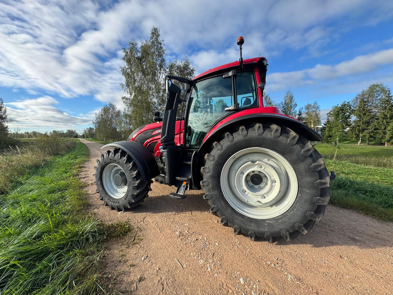 Valtra T255 - Máy cày: hình 3 Valtra T255 - Máy cày: hình 3