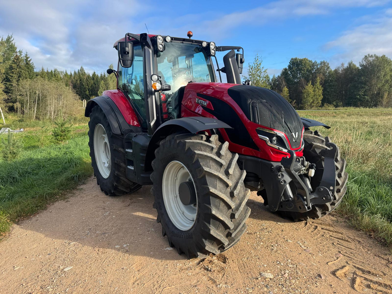 Valtra T255 - Máy cày: hình 2 Valtra T255 - Máy cày: hình 2