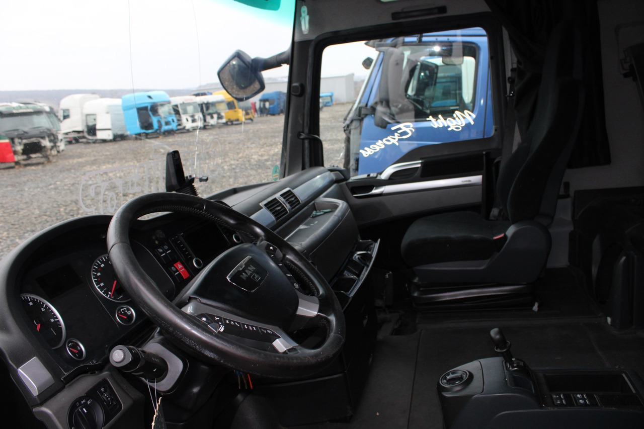 CABINA MAN TGX XXL - Cabin cho Xe tải: hình 4 CABINA MAN TGX XXL - Cabin cho Xe tải: hình 4