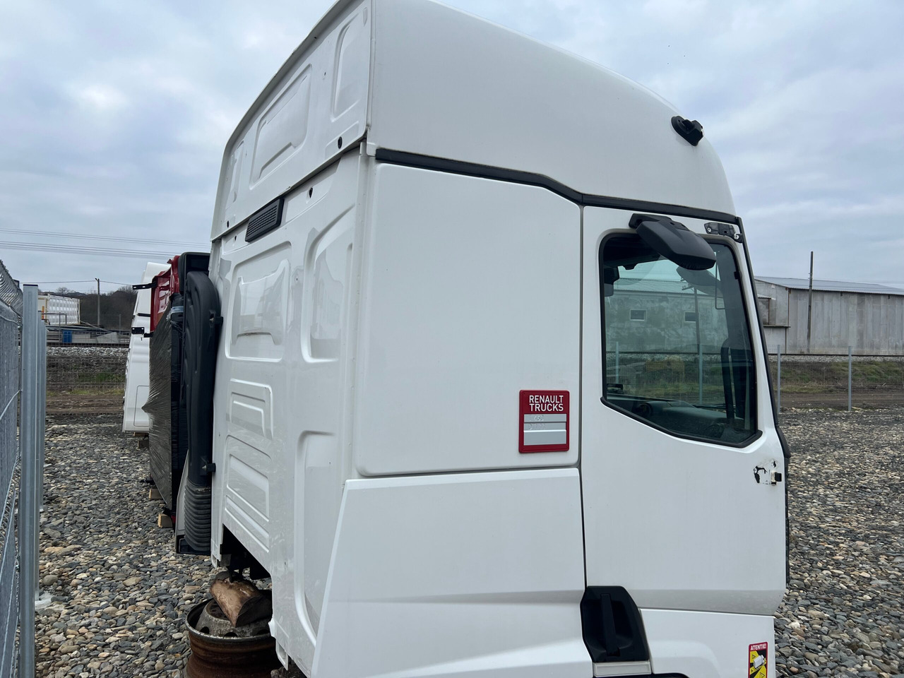 CABINA RENAULT T SLEEPER - Cabin cho Xe tải: hình 4 CABINA RENAULT T SLEEPER - Cabin cho Xe tải: hình 4