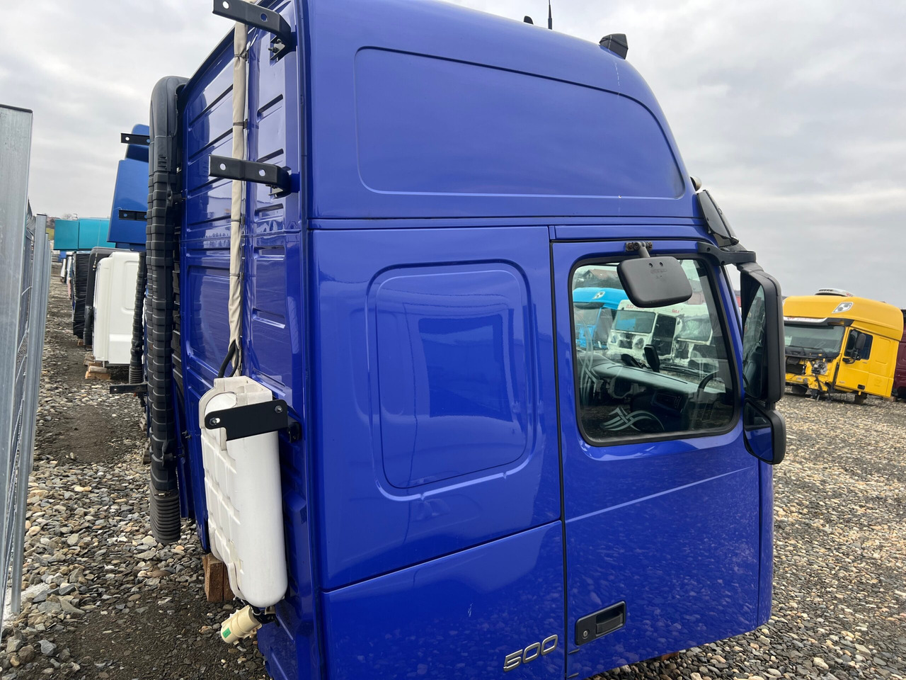 CABINA VOLVO FH13 GLOBETROTTER L2H3 - Cabin cho Xe tải: hình 4 CABINA VOLVO FH13 GLOBETROTTER L2H3 - Cabin cho Xe tải: hình 4