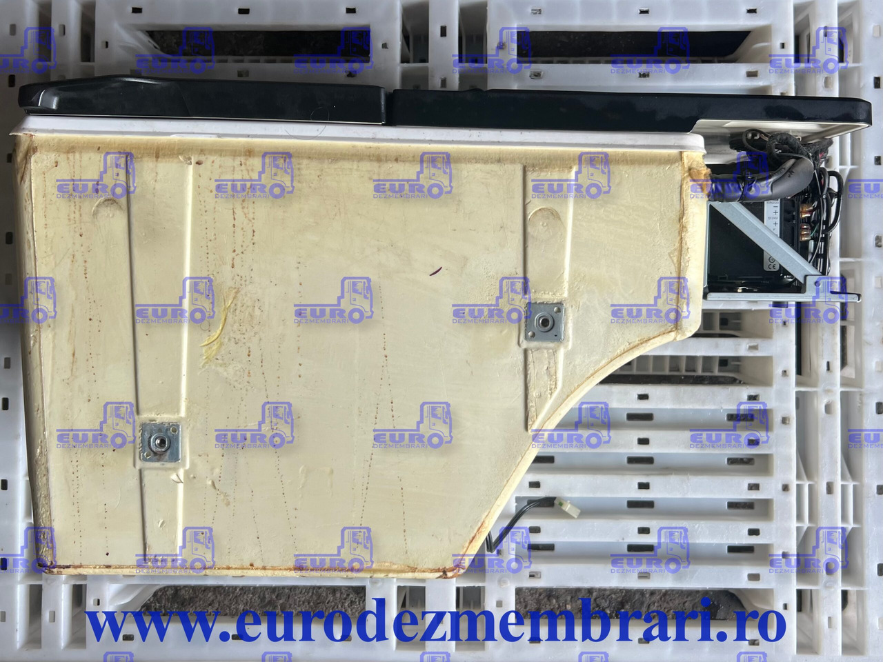 FRIGIDER MAN TGX TG2 81.63910.6109 - Cabin và nội thất cho Xe tải: hình 2 FRIGIDER MAN TGX TG2 81.63910.6109 - Cabin và nội thất cho Xe tải: hình 2