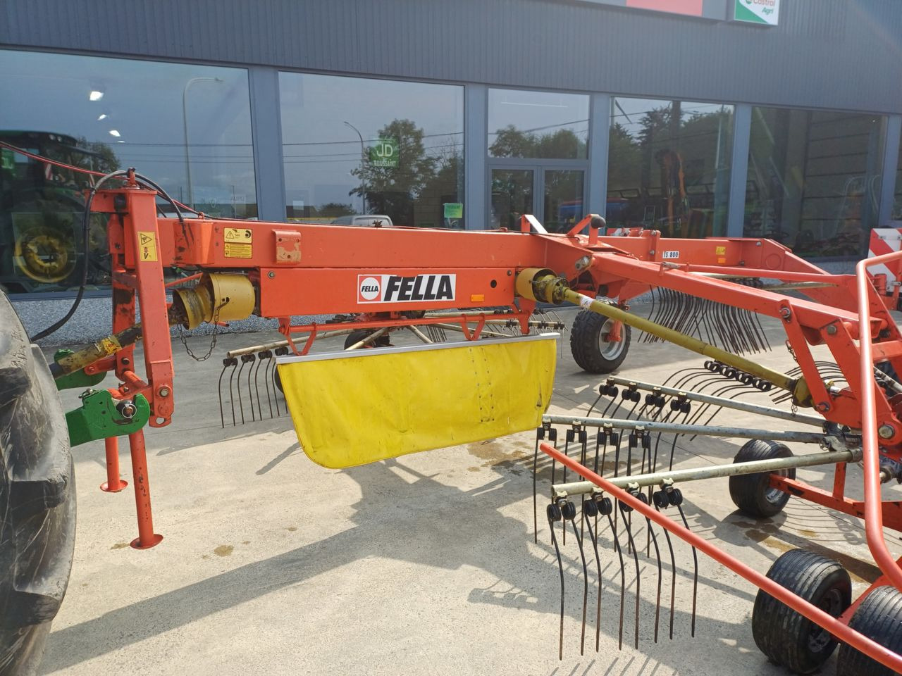 Fella TS800 - Dàn trải/ Cào: hình 4 Fella TS800 - Dàn trải/ Cào: hình 4