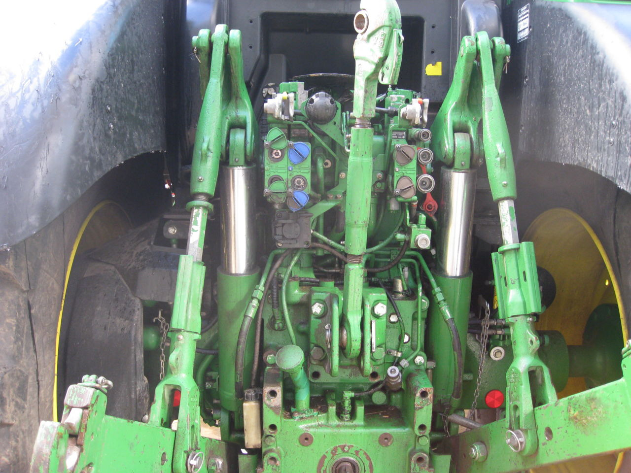 John Deere 6210R AUTOPOWER - Máy cày: hình 2 John Deere 6210R AUTOPOWER - Máy cày: hình 2