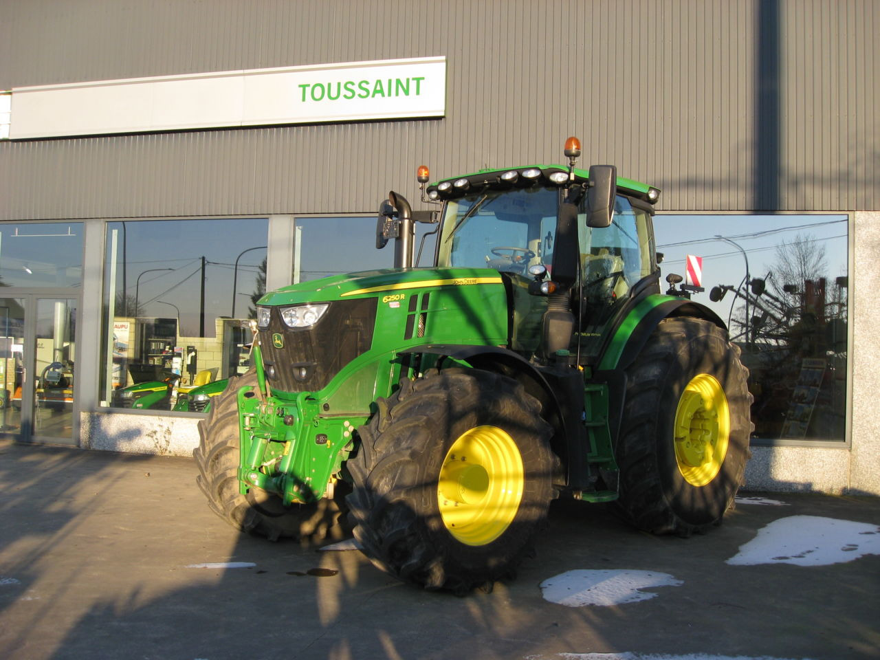 John Deere 6250R - Máy cày: hình 4 John Deere 6250R - Máy cày: hình 4