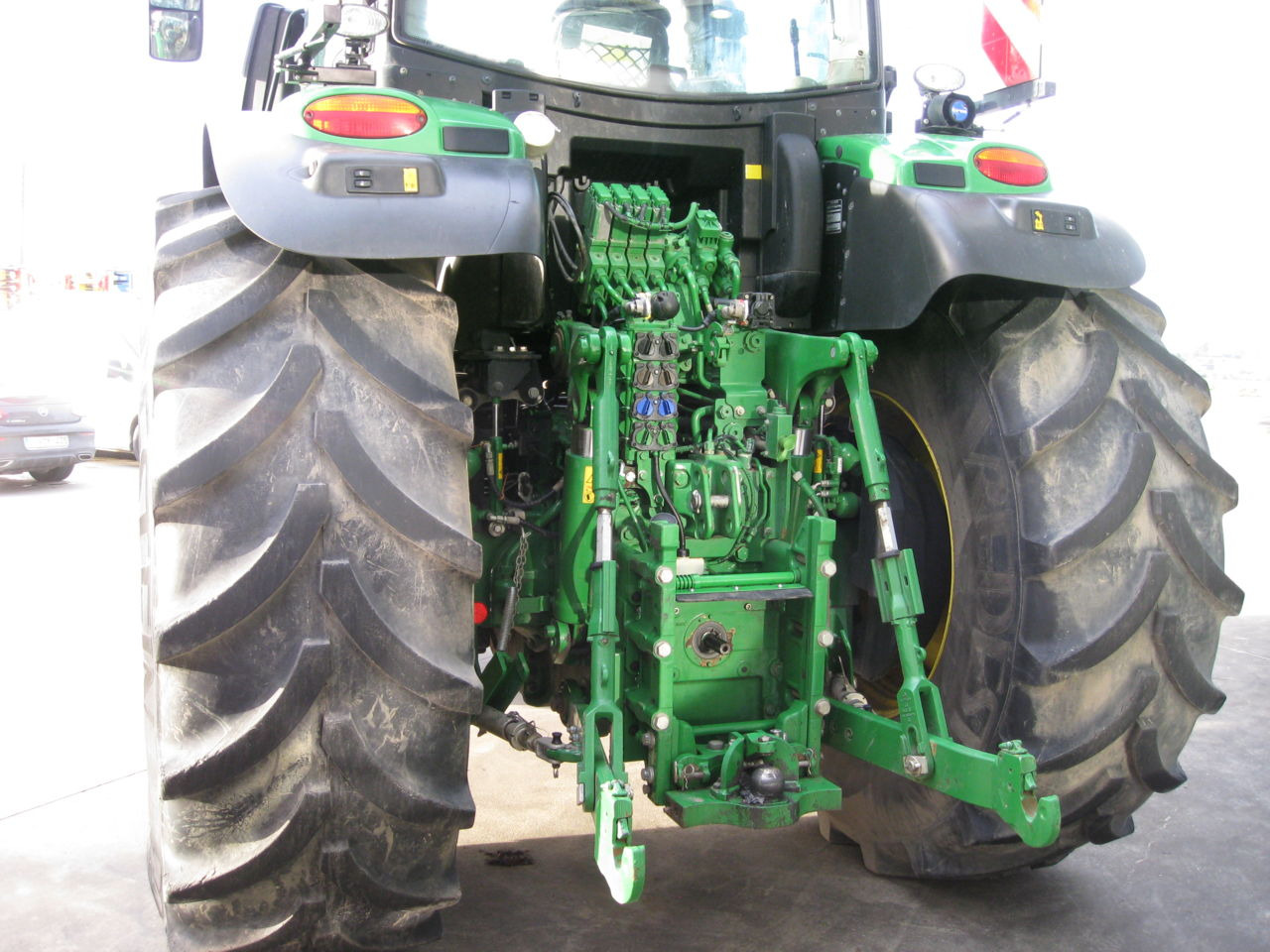 John Deere 6250R - Máy cày: hình 3 John Deere 6250R - Máy cày: hình 3