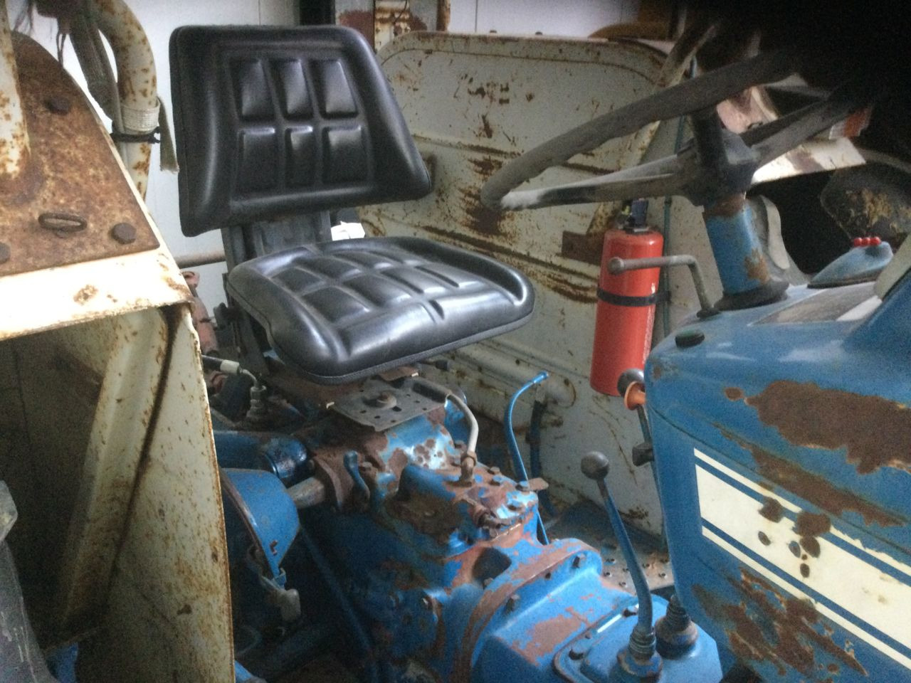 Ford 4000 - Máy cày: hình 3 Ford 4000 - Máy cày: hình 3