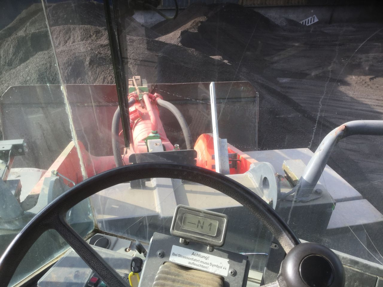 O&K L35 - Máy xúc lật bánh lốp: hình 3 O&K L35 - Máy xúc lật bánh lốp: hình 3