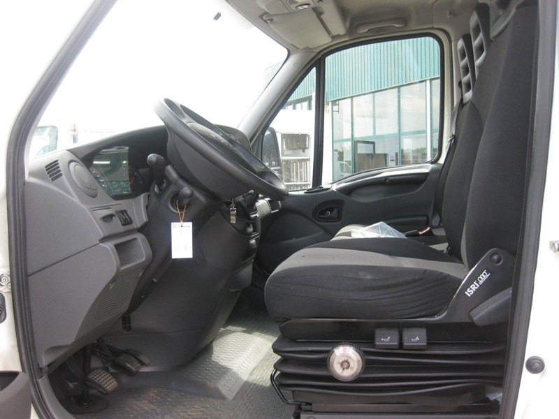 IVECO 35C15 CAJA CERRADA - Xe tải nhỏ thùng kín: hình 4 IVECO 35C15 CAJA CERRADA - Xe tải nhỏ thùng kín: hình 4