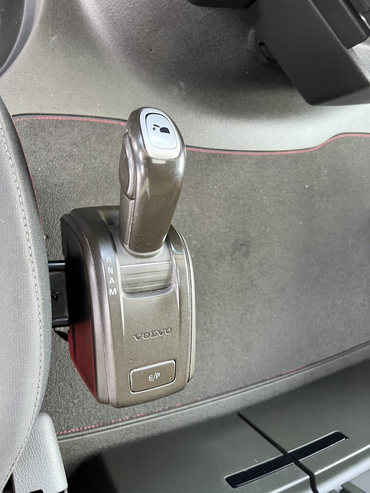 Camion Volvo 540 en chasis con retarder - Xe tải khung gầm: hình 4 Camion Volvo 540 en chasis con retarder - Xe tải khung gầm: hình 4