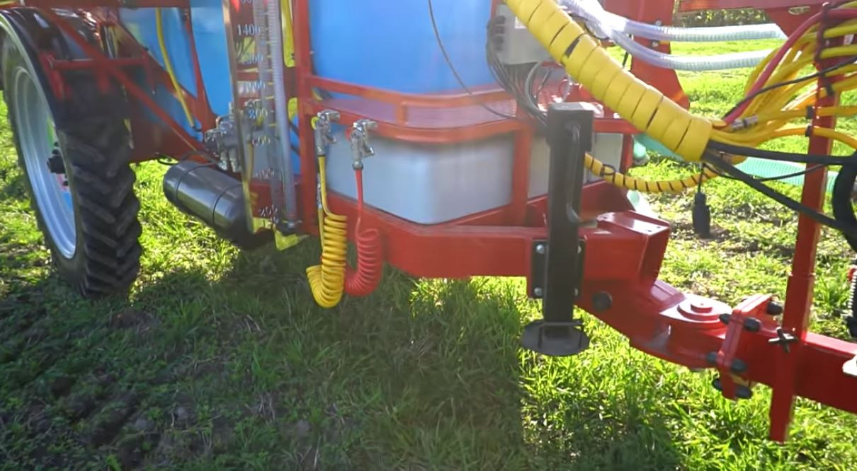 Biardzki Opryskiwacz 3000l /21 Hydropak / Sprayer 3000l /21 Hydropak/Feldspritze 3000l /21m Hydropak /Опрыскиватель 3000л /21м Гидропак/ - Máy xịt kéo: hình 4 Biardzki Opryskiwacz 3000l /21 Hydropak / Sprayer 3000l /21 Hydropak/Feldspritze 3000l /21m Hydropak /Опрыскиватель 3000л /21м Гидропак/ - Máy xịt kéo: hình 4