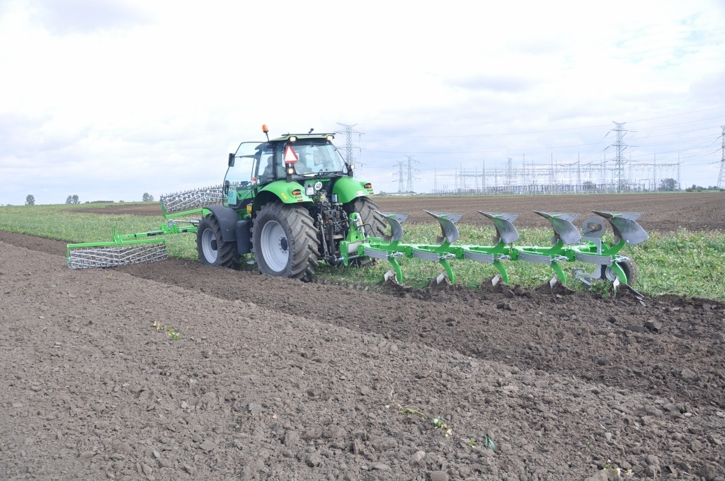 Bomet Wielozadaniowe wały zębate na przedni TUZ/ Vielzweck - Zahnwalze -Frontdreipunktanbau / Multi-purpose toothed rollers / Вал для передней навески - Con lăn ruộng: hình 1 Bomet Wielozadaniowe wały zębate na przedni TUZ/ Vielzweck - Zahnwalze -Frontdreipunktanbau / Multi-purpose toothed rollers / Вал для передней навески - Con lăn ruộng: hình 1