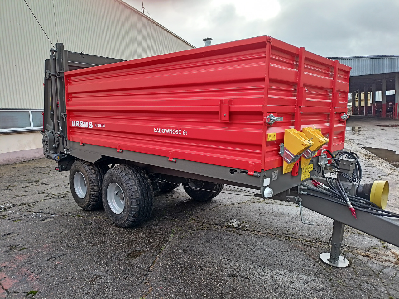 Ursus Rozrzutnik obornika 6 t / Разбрасыватель навоза / Miststreuer / Manure spreader 6 t - Máy rải phân chuồng: hình 3 Ursus Rozrzutnik obornika 6 t / Разбрасыватель навоза / Miststreuer / Manure spreader 6 t - Máy rải phân chuồng: hình 3