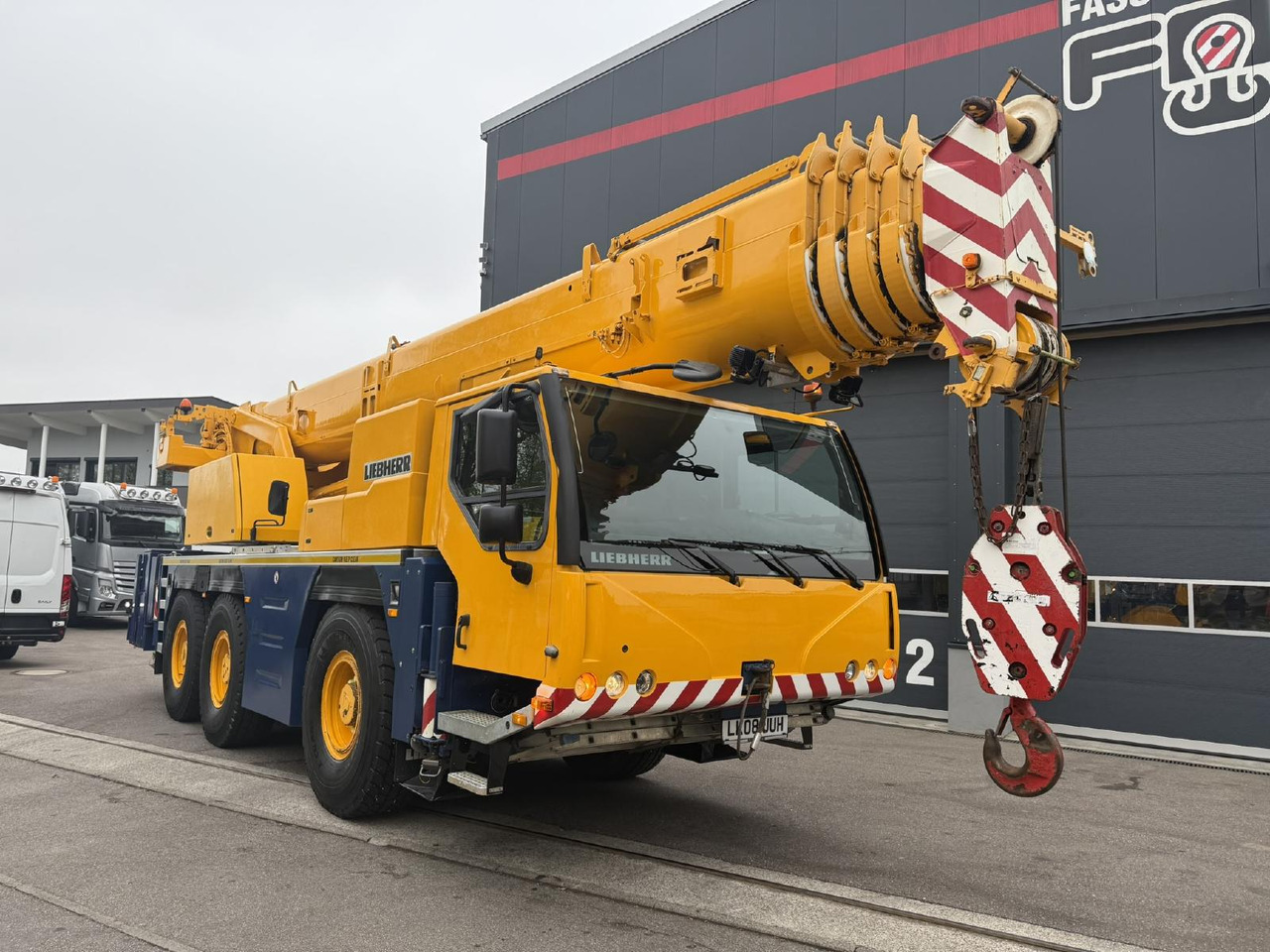 Liebherr LTM 1055-3.2 (08 - 084 745) | 6 x 6 - Cẩu bánh lốp: hình 1 Liebherr LTM 1055-3.2 (08 - 084 745) | 6 x 6 - Cẩu bánh lốp: hình 1