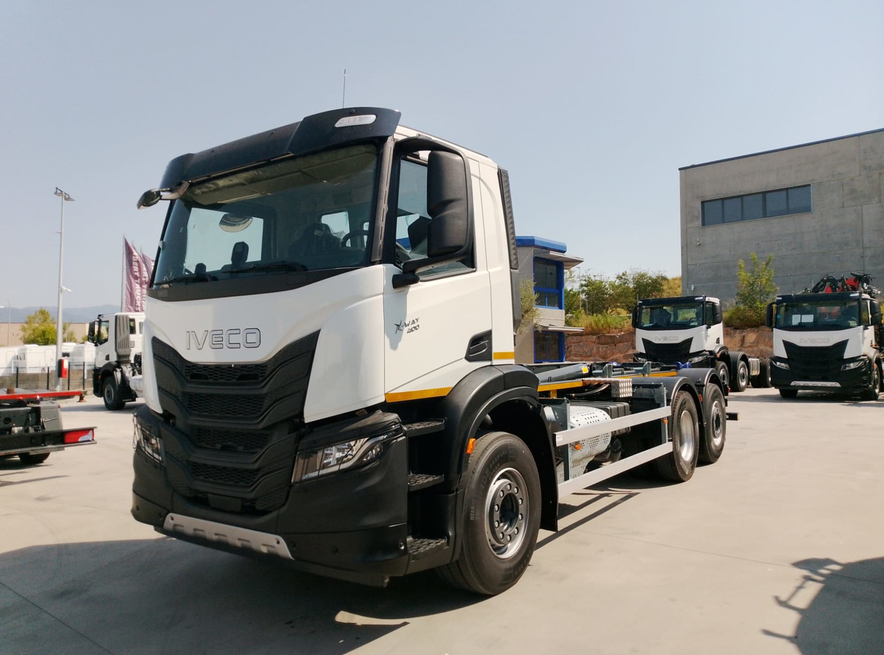 IVECO AD280X40 YPS ON X-WAY E6 (Hook Equipment) - Xe tải nâng móc: hình 4 IVECO AD280X40 YPS ON X-WAY E6 (Hook Equipment) - Xe tải nâng móc: hình 4