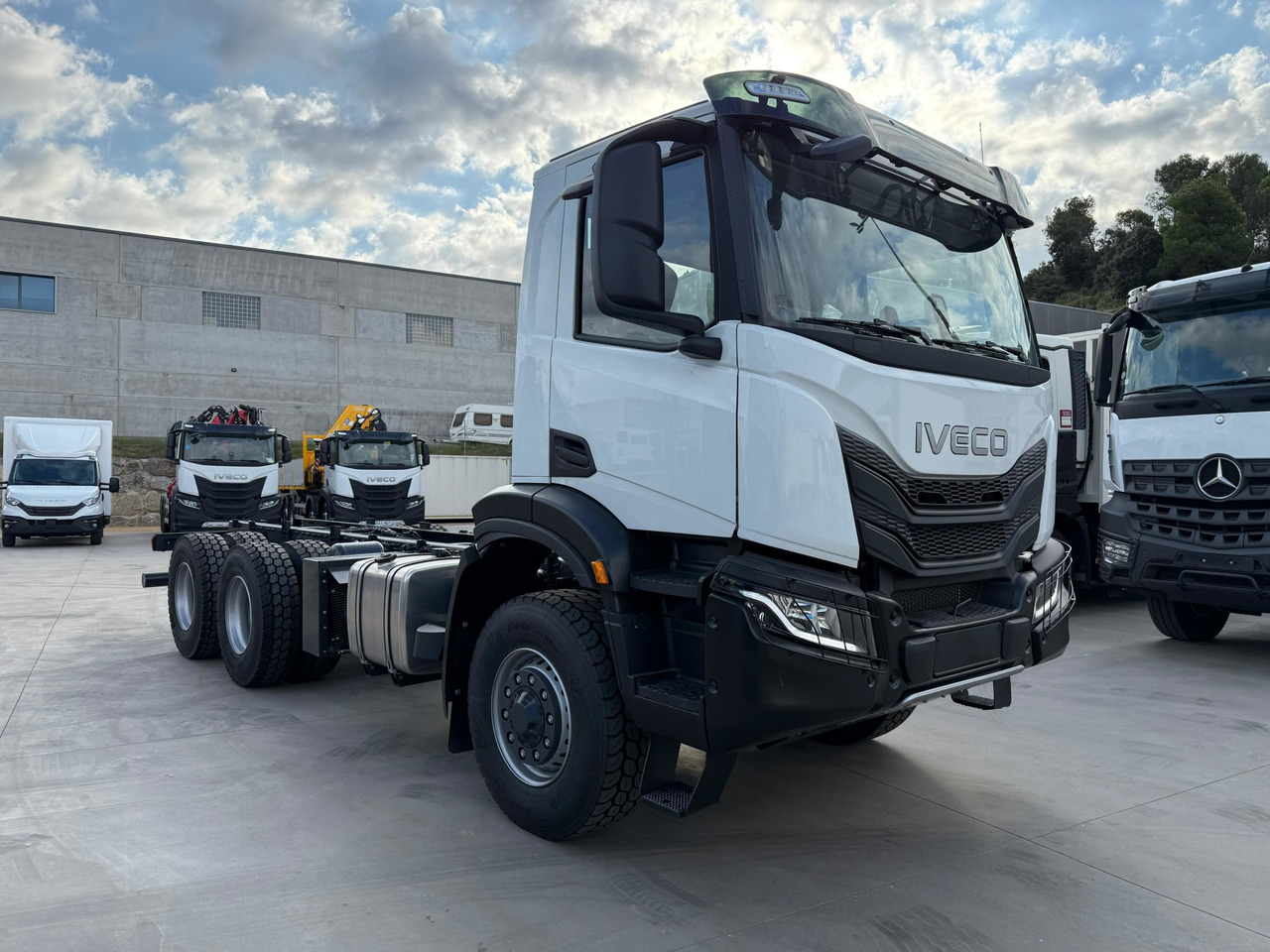 IVECO AD300X46Z OFF X-Way E6 (Chassis) - Xe tải khung gầm: hình 2 IVECO AD300X46Z OFF X-Way E6 (Chassis) - Xe tải khung gầm: hình 2