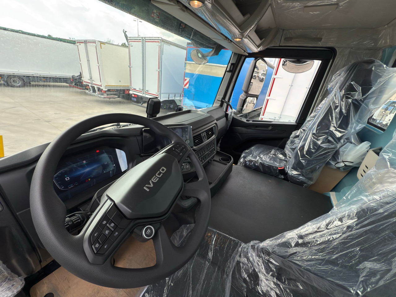 Xe tải khung gầm IVECO AD380T46 6x4 E6 (Chassis): hình 6