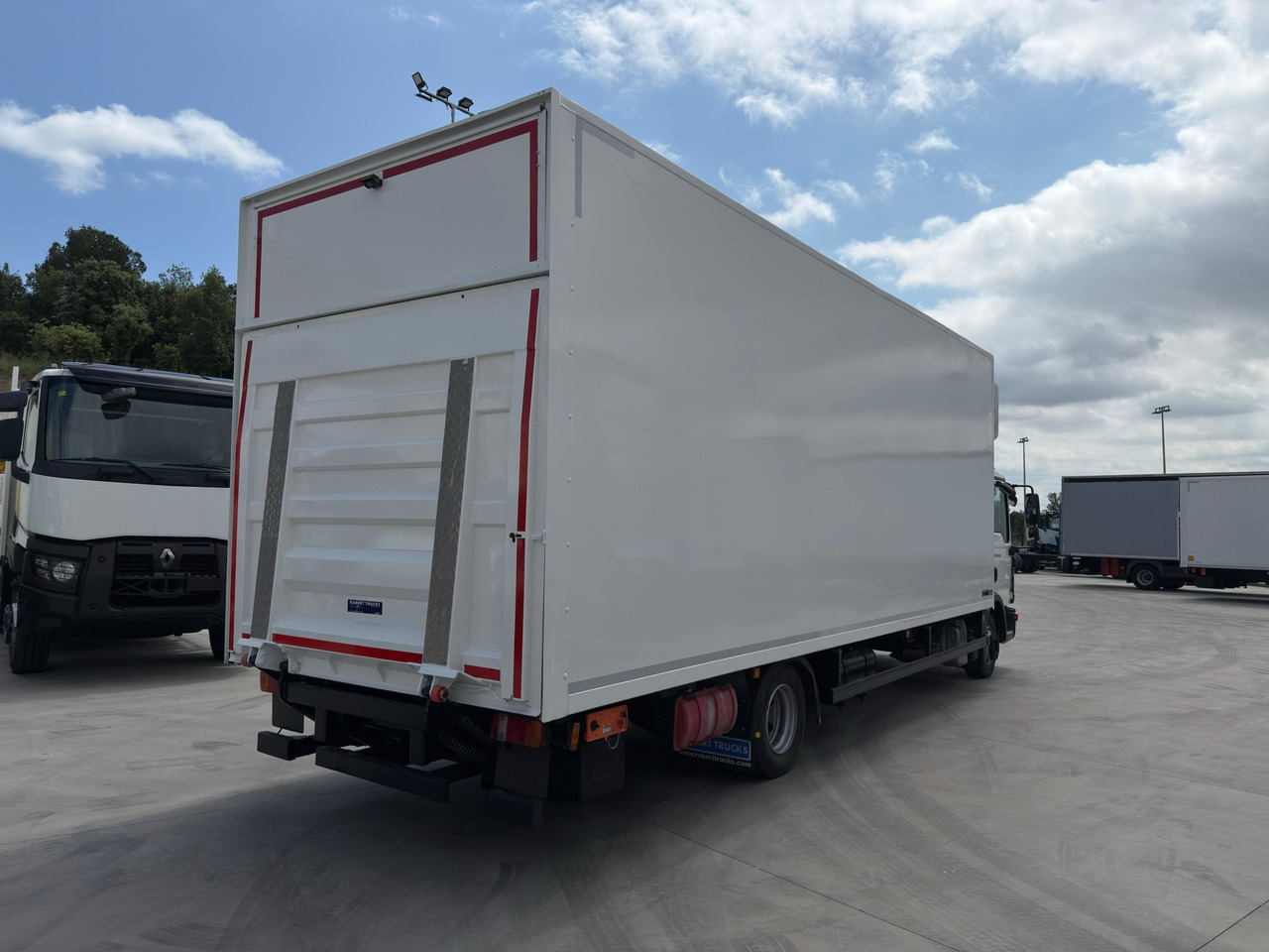 MAN 12.220 BL TGL E6 (VAN) - Xe tải hộp: hình 3 MAN 12.220 BL TGL E6 (VAN) - Xe tải hộp: hình 3