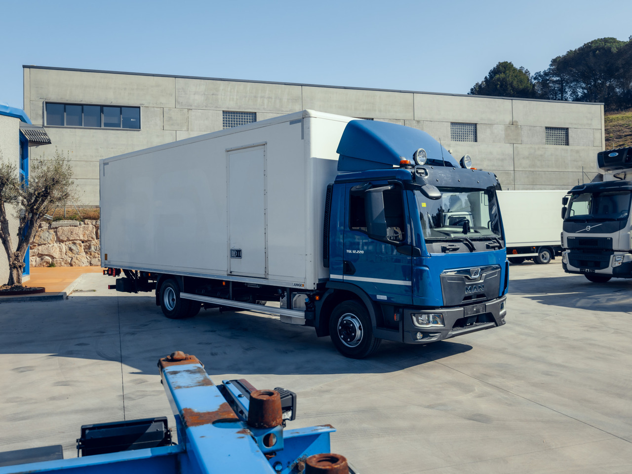 MAN 12.220 TGL E6 (VAN) - Xe tải hộp: hình 3 MAN 12.220 TGL E6 (VAN) - Xe tải hộp: hình 3