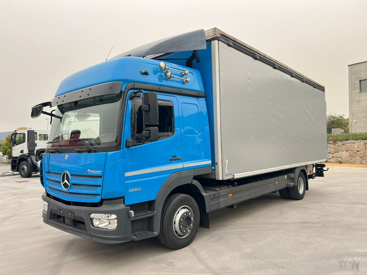 MERCEDES BENZ 13.30L Atego E6 (Tauliner) - Xe tải thùng mui bạt: hình 1 MERCEDES BENZ 13.30L Atego E6 (Tauliner) - Xe tải thùng mui bạt: hình 1