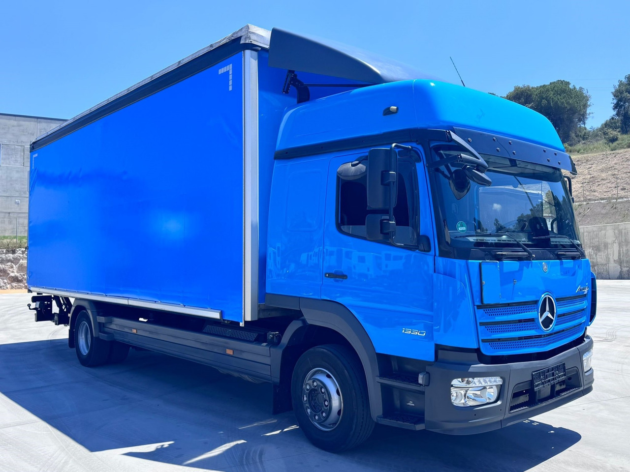 MERCEDES BENZ 13.30L Atego E6 (Tauliner) - Xe tải thùng mui bạt: hình 2 MERCEDES BENZ 13.30L Atego E6 (Tauliner) - Xe tải thùng mui bạt: hình 2