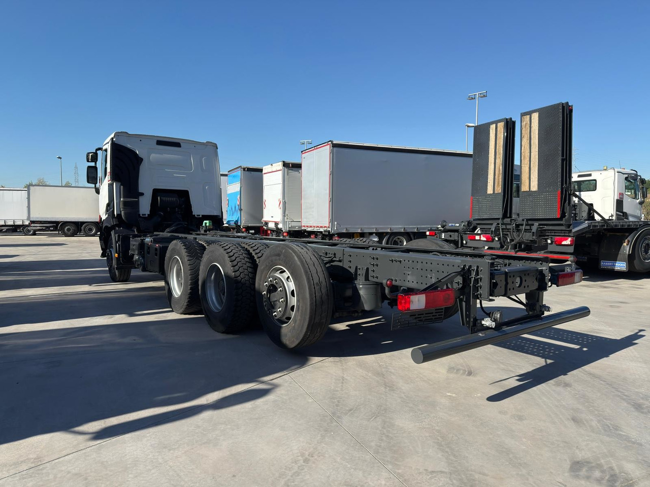 RENAULT C460 E6 (Chassis) - Xe tải khung gầm: hình 4 RENAULT C460 E6 (Chassis) - Xe tải khung gầm: hình 4