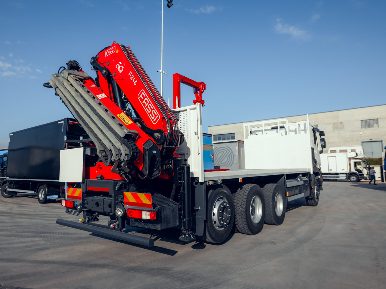 RENAULT C460 E6 (Platform) - Xe tải thùng lửng/ Phẳng, Xe cẩu tự hành: hình 4 RENAULT C460 E6 (Platform) - Xe tải thùng lửng/ Phẳng, Xe cẩu tự hành: hình 4
