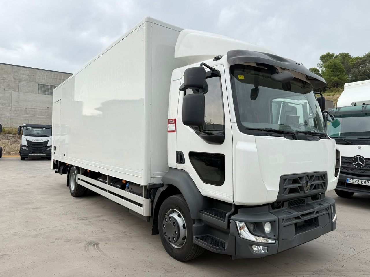 RENAULT D E6 (VAN) - Xe tải hộp: hình 2 RENAULT D E6 (VAN) - Xe tải hộp: hình 2