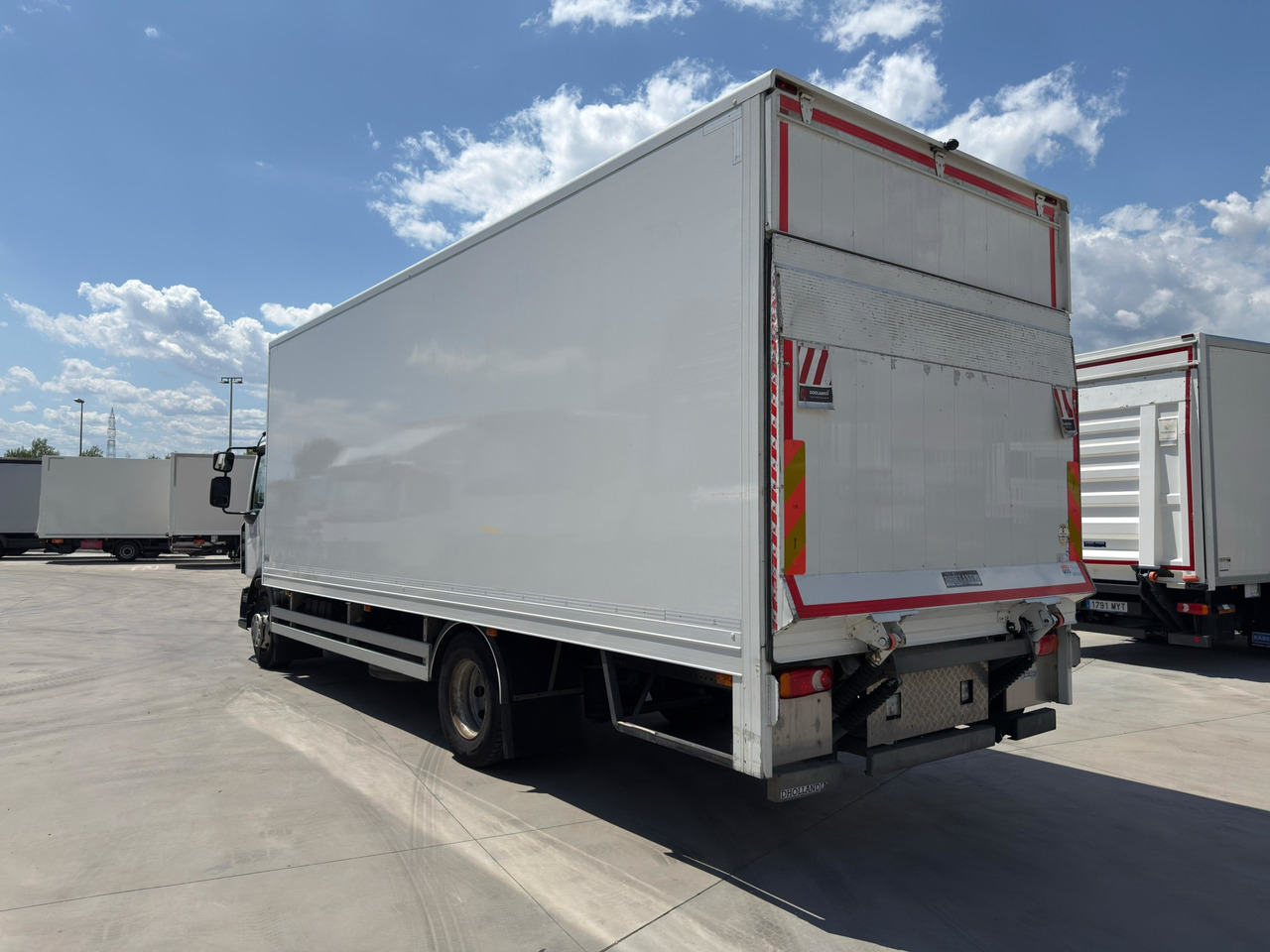 RENAULT D E6 (VAN) - Xe tải hộp: hình 3 RENAULT D E6 (VAN) - Xe tải hộp: hình 3