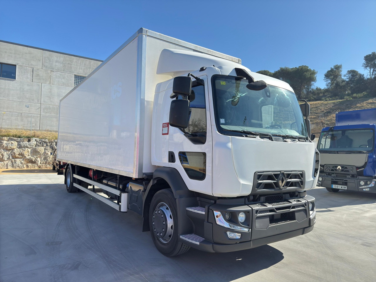 RENAULT D19.280 E6 (VAN) - Xe tải hộp: hình 2 RENAULT D19.280 E6 (VAN) - Xe tải hộp: hình 2