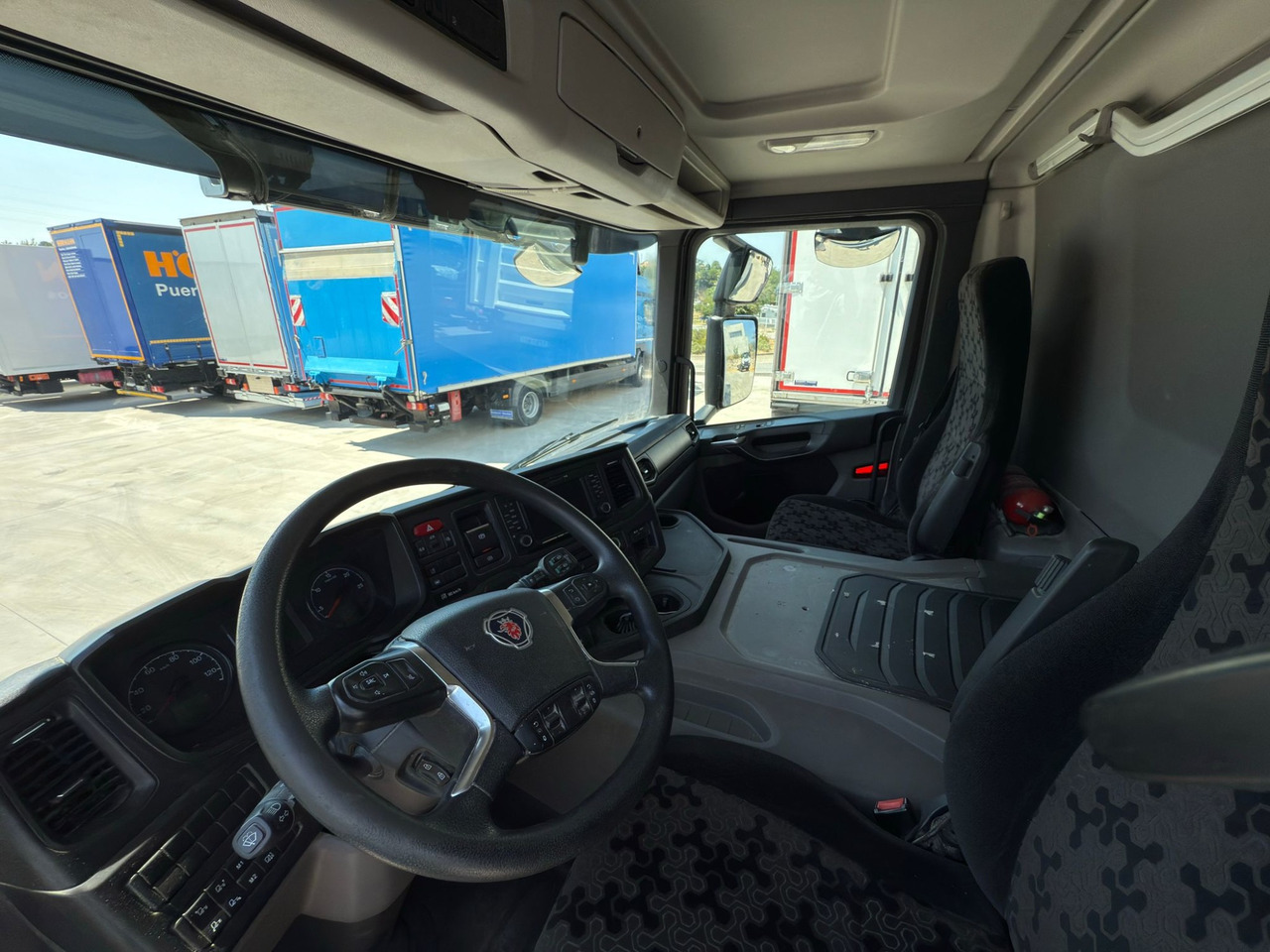 SCANIA P360 E6 (VAN) - Xe tải hộp: hình 5 SCANIA P360 E6 (VAN) - Xe tải hộp: hình 5
