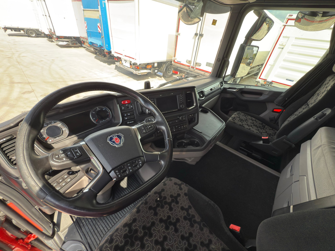 SCANIA R450 E6 (Tauliner) - Xe tải thùng mui bạt: hình 5 SCANIA R450 E6 (Tauliner) - Xe tải thùng mui bạt: hình 5