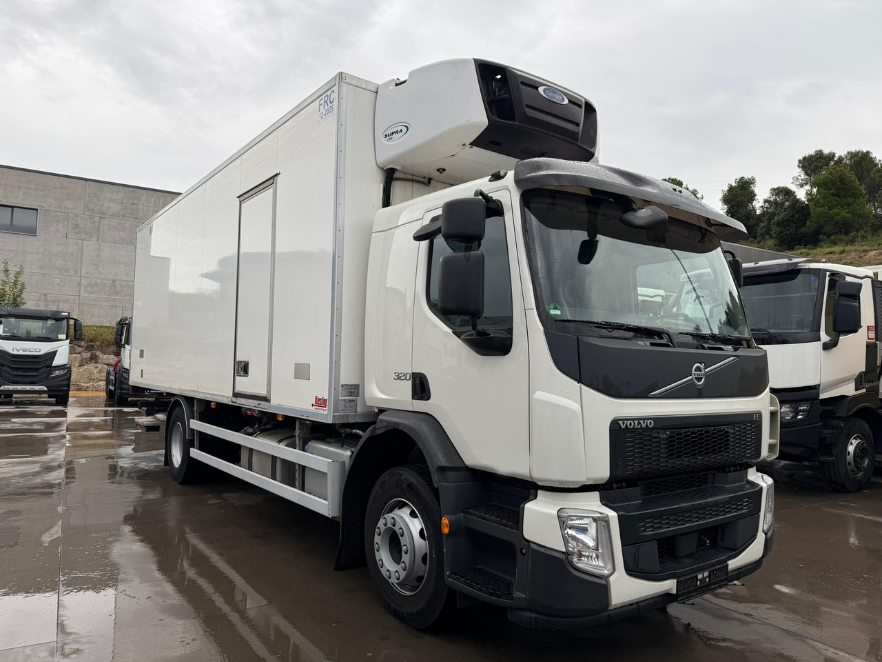 VOLVO FE320 E6 (Refrigerator) - Xe tải đông lạnh: hình 2 VOLVO FE320 E6 (Refrigerator) - Xe tải đông lạnh: hình 2
