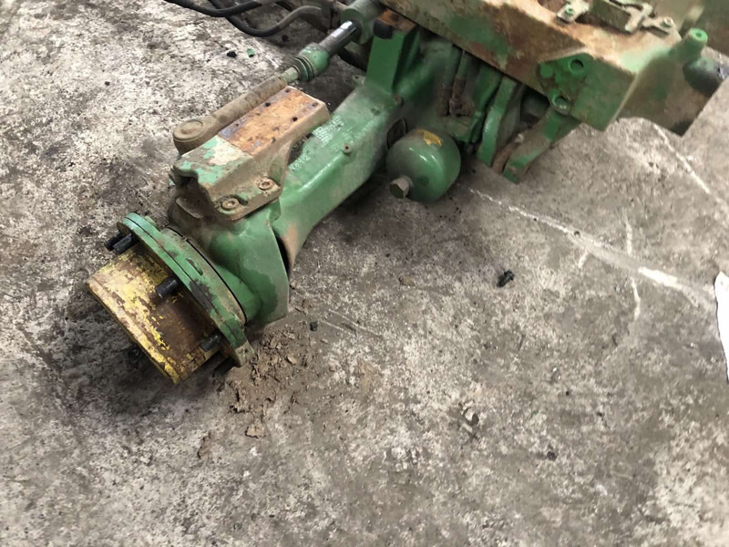 John Deere - Bán trục: hình 2 John Deere - Bán trục: hình 2