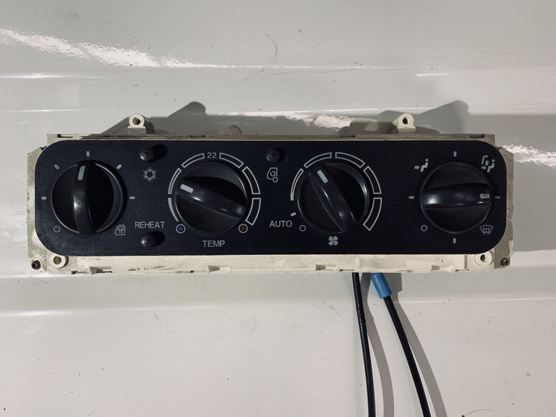 MAN TG 40 BEHR - Bảng điều khiển: hình 1 MAN TG 40 BEHR - Bảng điều khiển: hình 1