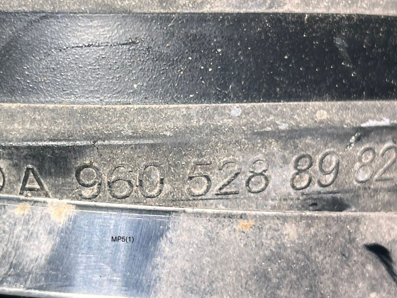 Mercedes-Benz - Ống nạp khí: hình 2 Mercedes-Benz - Ống nạp khí: hình 2