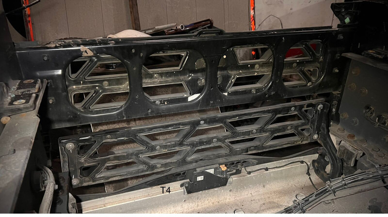 Renault  - Cản xe: hình 2 Renault  - Cản xe: hình 2