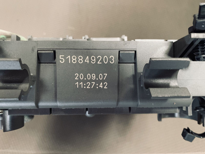 Renault MAGNUM - Linh kiện điện: hình 3 Renault MAGNUM - Linh kiện điện: hình 3