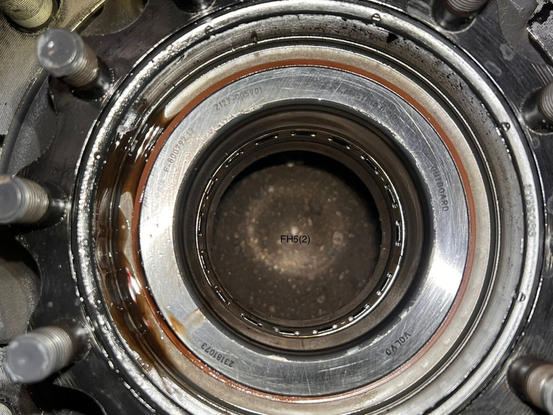 Volvo FH5/Aero - Ổ bánh lái: hình 3 Volvo FH5/Aero - Ổ bánh lái: hình 3