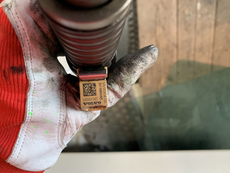 Volvo FM 12 - Bộ lọc nhiên liệu: hình 3 Volvo FM 12 - Bộ lọc nhiên liệu: hình 3