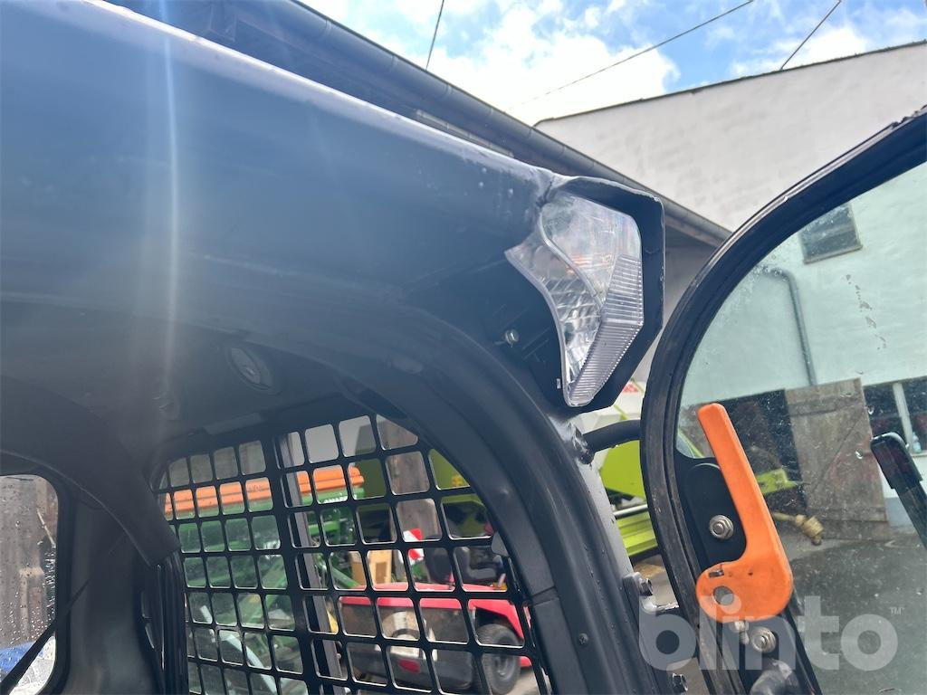 Máy xúc lật đa năng Bobcat S450: hình 13