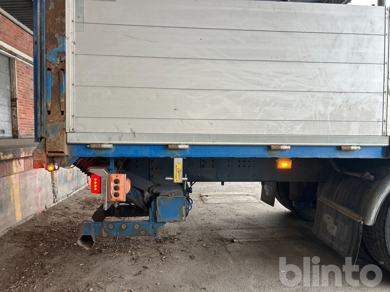 Xe tải thùng lửng/ Phẳng, Xe cẩu tự hành Brädgårdsbil / SCANIA P250 / Nybesiktigad kran: hình 34